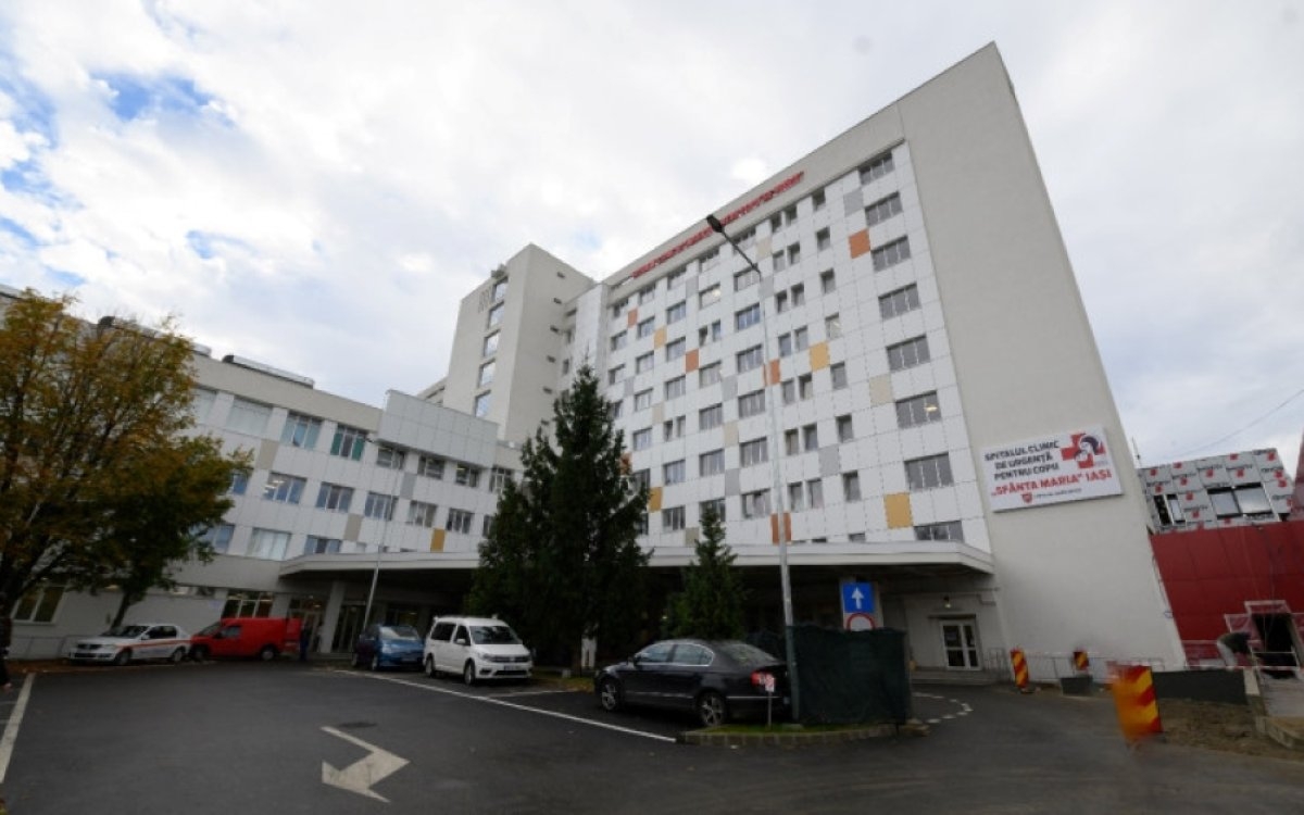 Încă un copil mort la spitalul Sfânta Maria din Iași, numărul deceselor a ajuns la 7. Ministrul Sănătății a mers la fața locului: „Un haos administrativ mai mare nu am văzut”