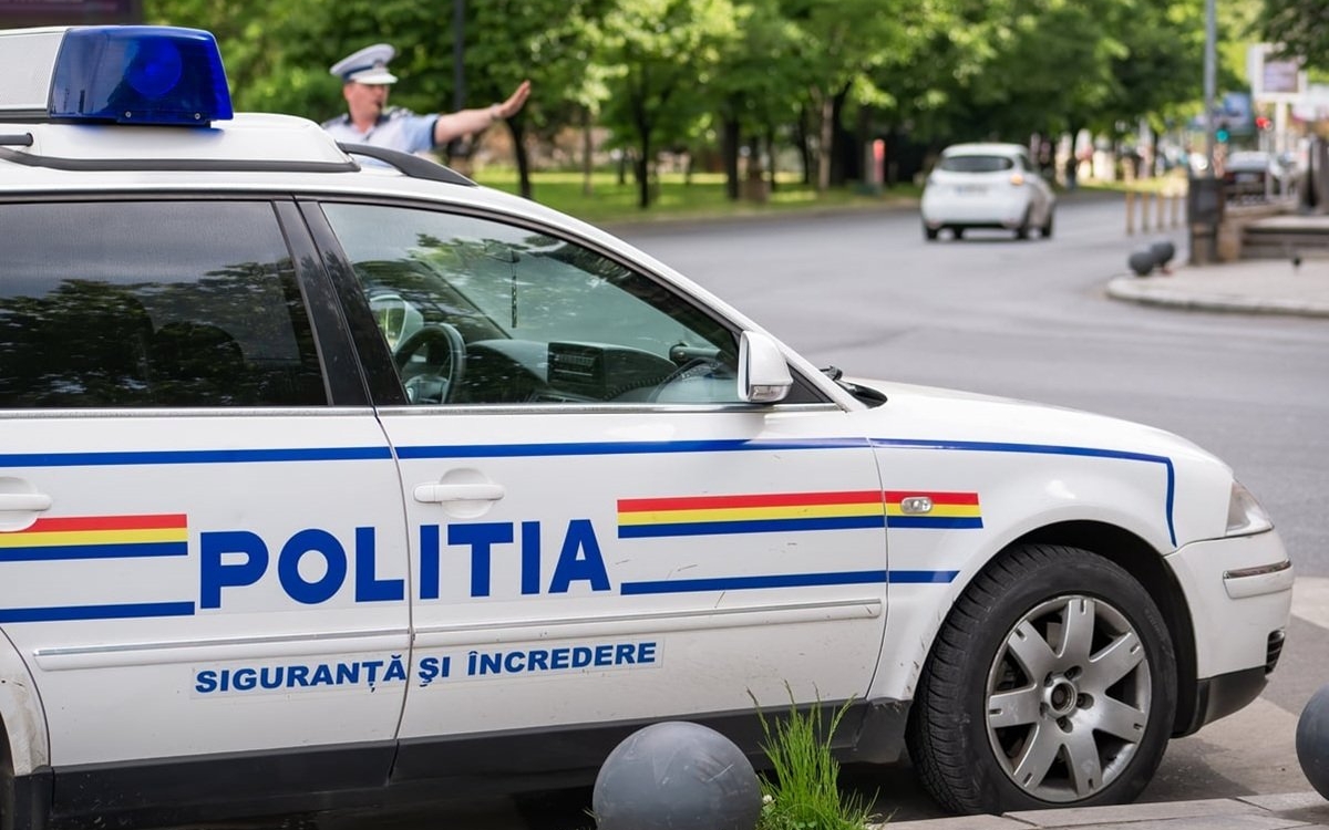 O femeie de 41 de ani din Buzău a fost înjunghiată de fostul amant în plină zi, chiar în fața farmaciei unde lucra