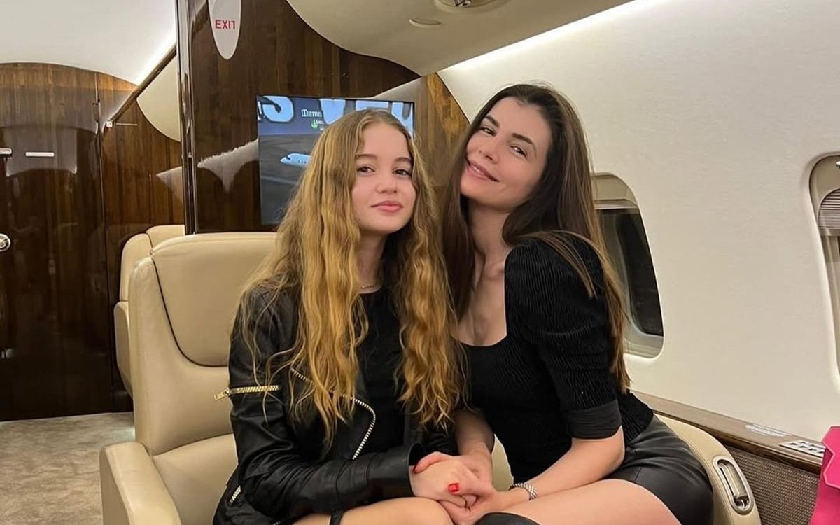 Irina Columbeanu a obținut o bursă importantă peste hotare și spune că reușita i se datorează mamei sale: „Mama mea este piatra de temelie a muncii mele”