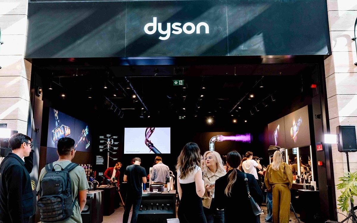 Deschiderea primului magazin Dyson aduce un concept inovator bazat pe experiențe hands-on, prezentat într-un eveniment dedicat descoperirii tehnologiei