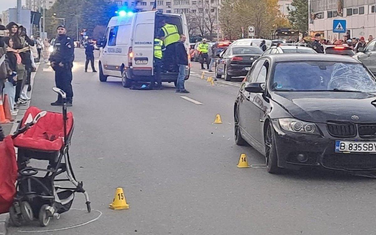 O mamă și copilul ei au fost spulberați pe trecerea de pietoni pe o stradă din București. Femeia a murit încercând să-și salveze fetița de 2 ani, care este în stare gravă acum