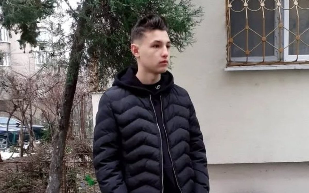 Alexandru, un tânăr de 20 de ani din București a atacat un bărbat cu 33 de lovituri de cuțit. Detalii cutremurătoare au ieșit la iveală