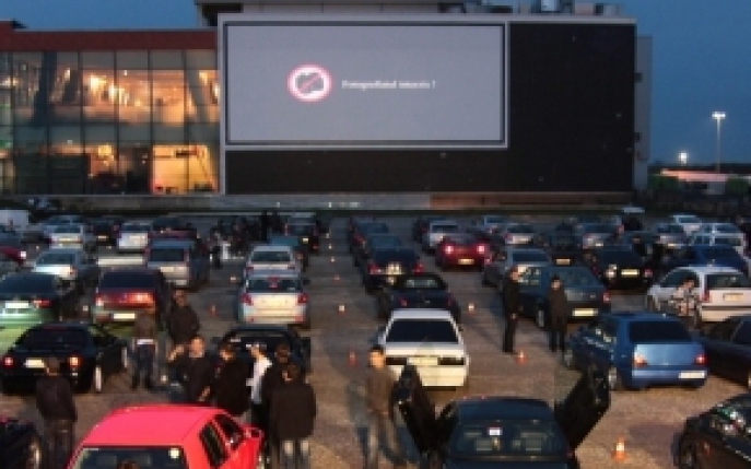 Profita de ultimele zile in care mai poti merge la Baneasa Drive In Cinema