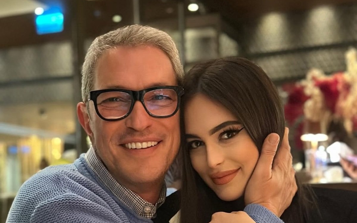 Eva Zaharescu, mesaj emoționant pentru părinții ei. Tânăra a publicat imagini de colecție cu tatăl ei, Andrei Zaharescu, fost consul al Românei la Cape Town