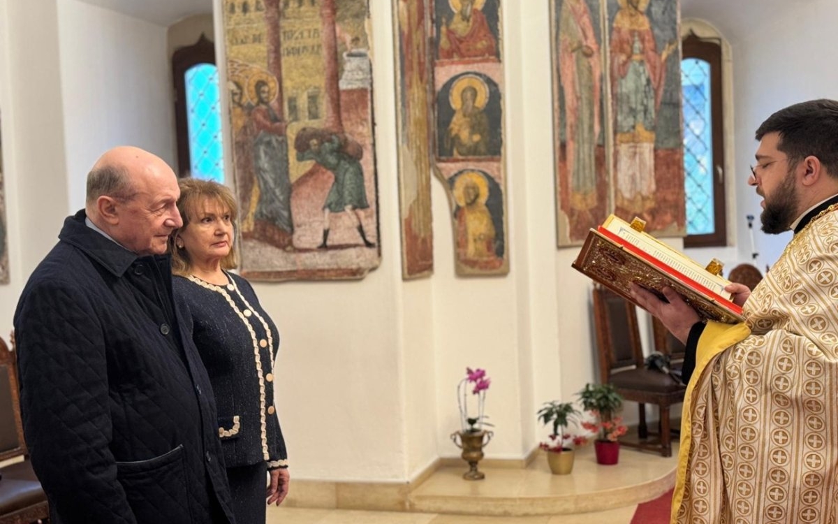Maria și Traian Băsescu au sărbătorit 50 de ani de căsnicie. Cine le-a fost martor la slujba nunții de aur