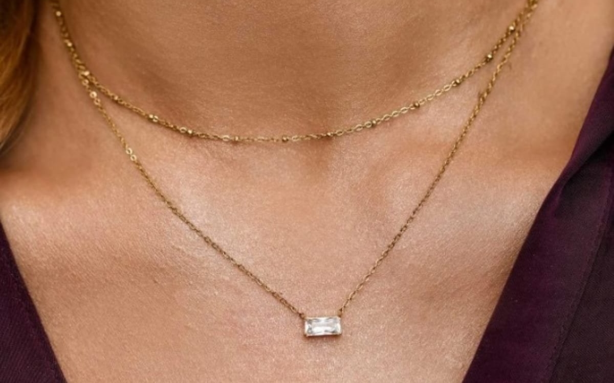 De ce bijuteriile din oțel inoxidabil nu oxidează și sunt perfecte pentru pielea sensibilă?