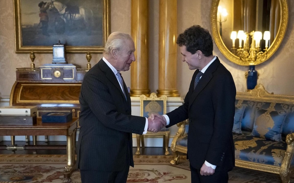 Nicușor Dan, întâlnire de gradul zero cu regele Charles la Palatul Buckingham. Regele l-a susținut în campania prezidențială