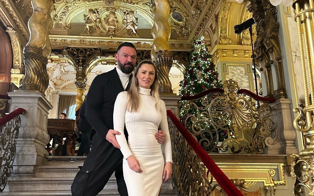 Soția lui Cornel Păsat a plecat din nou de acasă. Bianca este hotărâtă să divorțeze, iar el îi pune condiții legate de păstrarea numelui