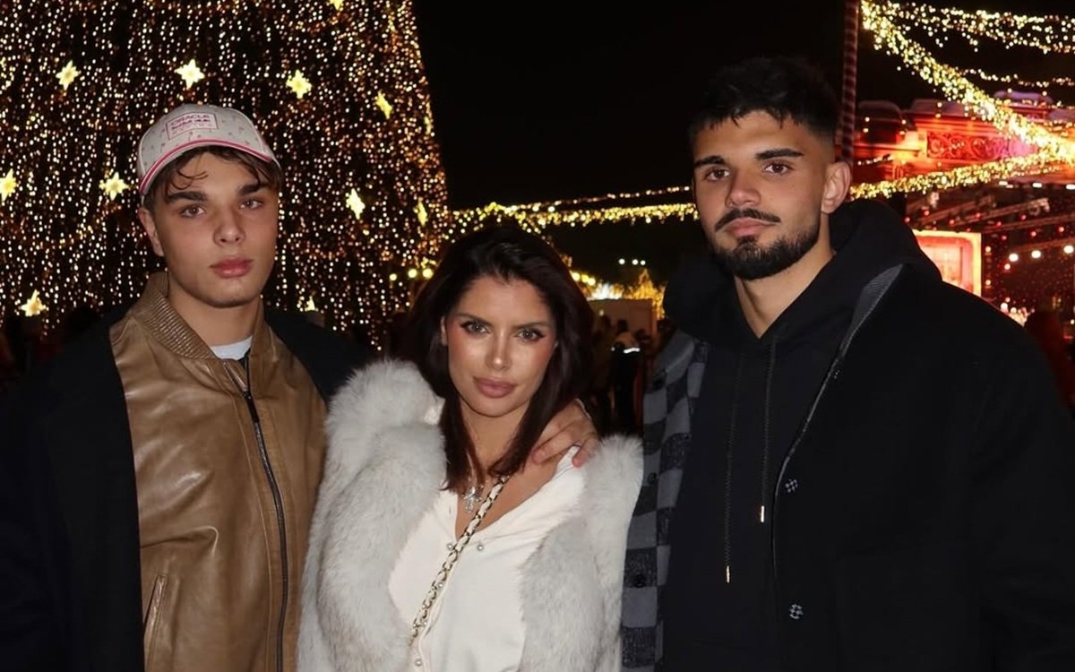 Ileana Lazariuc, cele mai emoționante imagini alături de băieții ei. Sunt bărbați în toată firea deja, dar tot au gesturi tandre cu mama lor