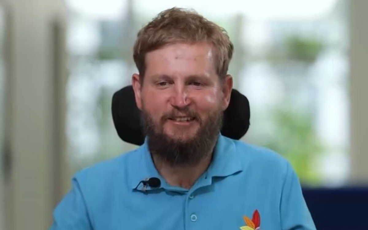 Ce pensie primește Mihai Neșu de la statul român, după 15 ani de când a ajuns în scaun cu rotile