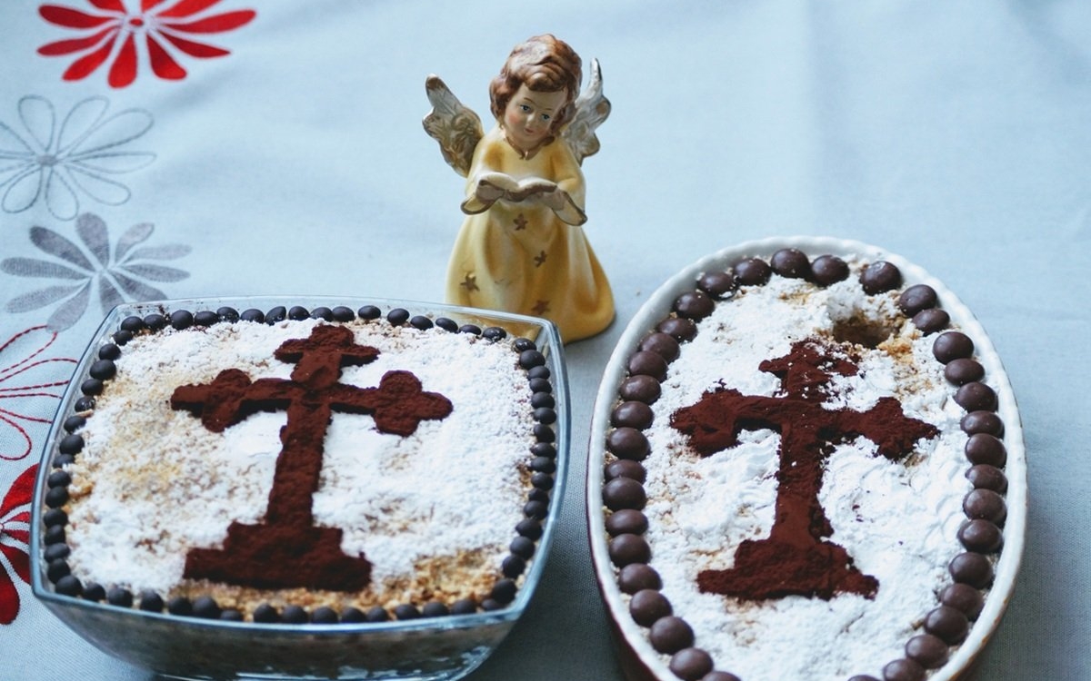 Moșii de iarnă 2026. Ce trebuie să dai de pomană în Sâmbăta Morților