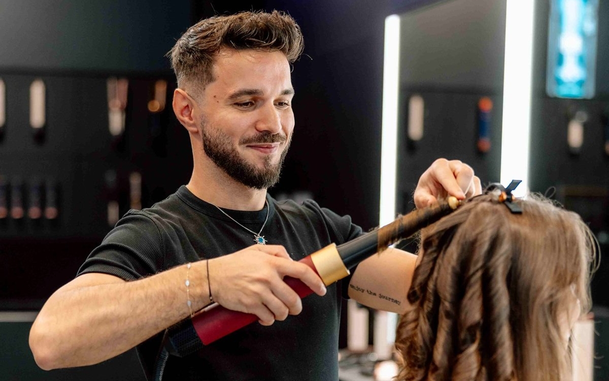 Love at first style: Dyson celebrează iubire prin tehnologie și inovație