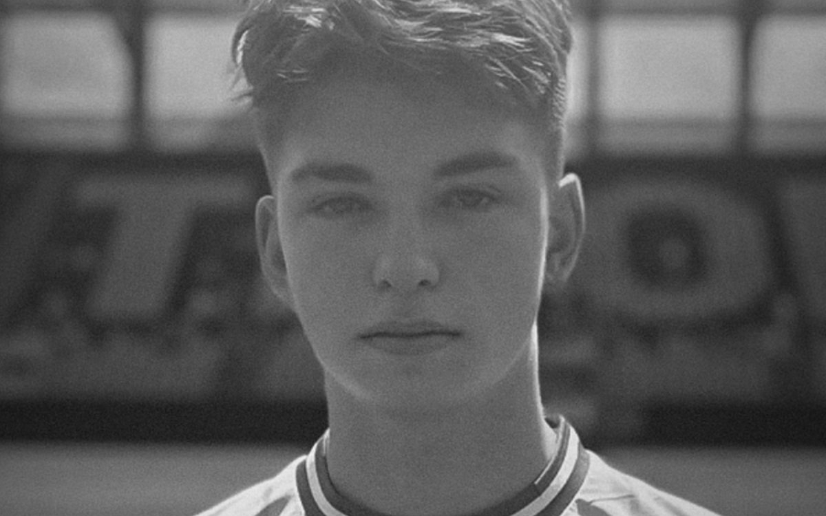 Mario, un tânăr fotbalist de 16 ani a murit călcat de tren la Comarnic. Era junior la Petrolul