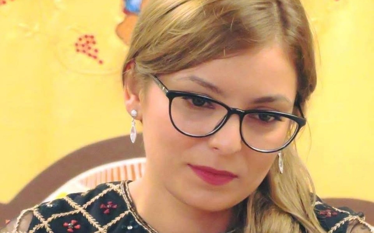 Anca Vlădică, fosta jurnalistă, a fost trimisă în judecată pentru tentativă de omor după ce și-a aruncat fiica de la balcon în 2025