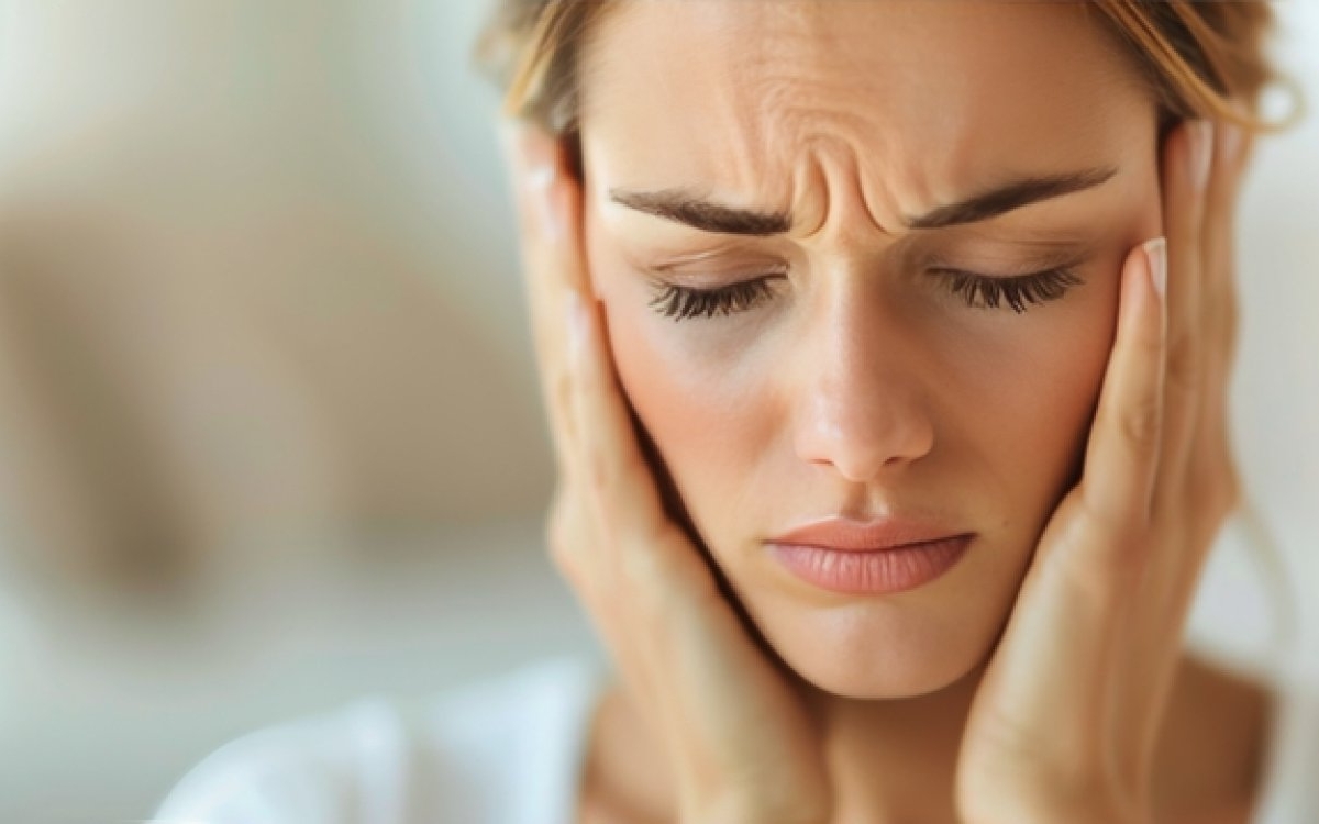 Tensiune facială: ce este și cum îți afectează frumusețea