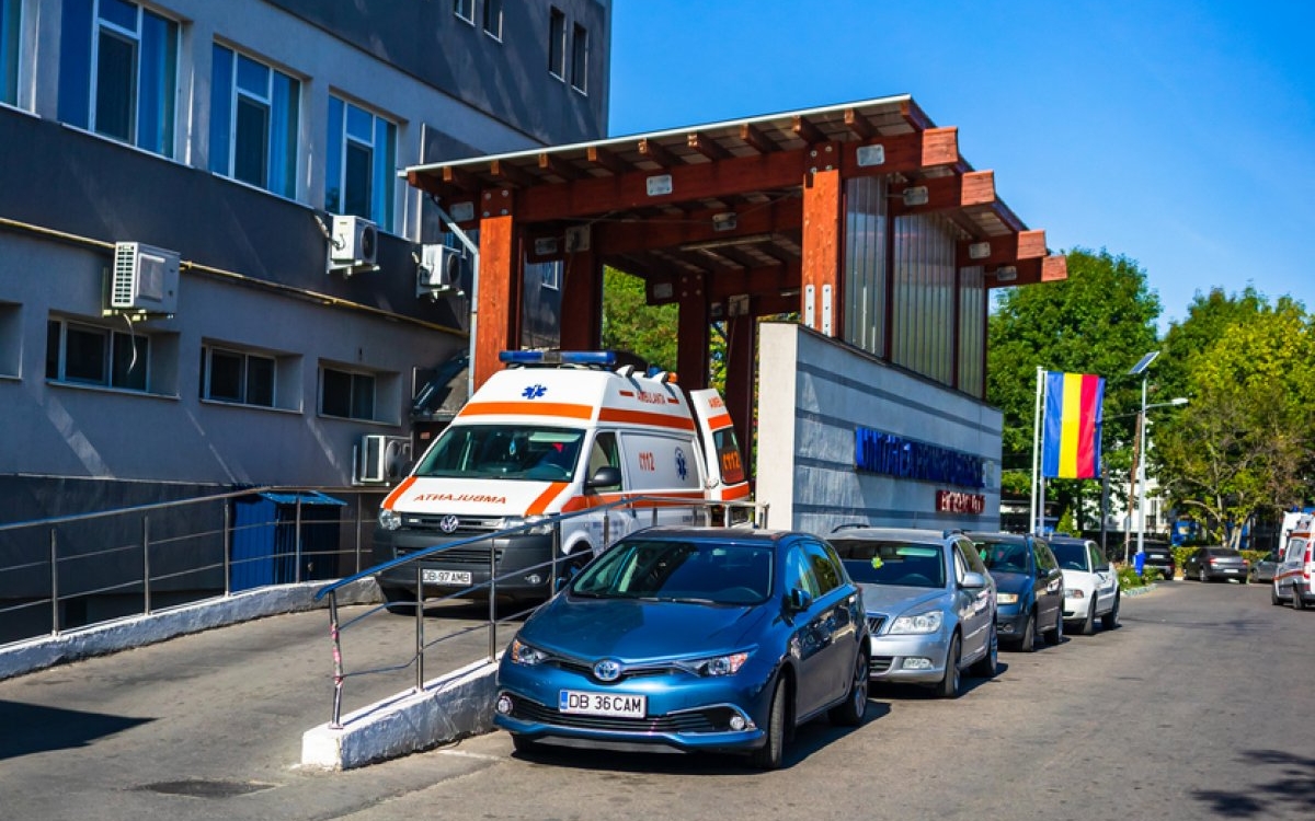 O asistentă în vârstă de 23 de ani din Constanța a murit la locul de muncă, la scurtă vreme după ce a intrat în tură