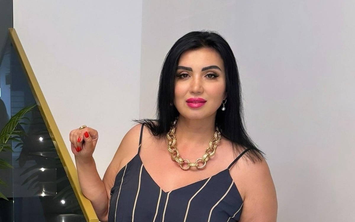 Adriana Bahmuțeanu și-a pus urmăritorii pe jar cu o postare controversată: „Sunt la Cluj cu domnul Prigoană”