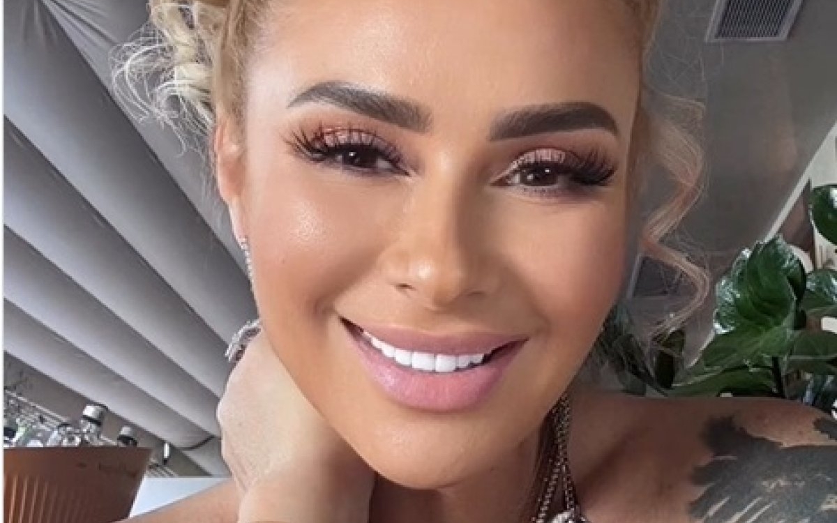 Anamaria Prodan reacționează după ce s-a spus că a fost bombardat Dubaiul. "Nu există război. Bombele sunt invenții pentru românași"