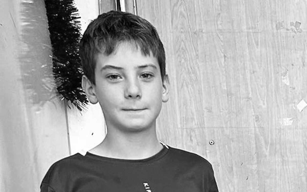 Dănuț, un copil de 14 ani din Botoșani a murit la școală după ce i s-a făcut rău la ora de sport