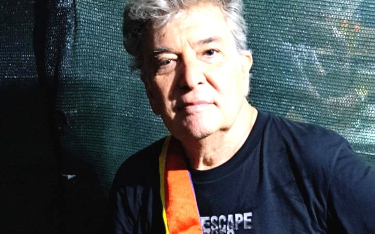 Iulian Vrabete a lipsit de la ultimele concerte ale trupei Holograf. Nu mai fusese văzut pe luni de zile pe scenă