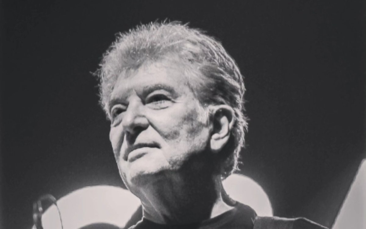 Iulian Vrabete va fi incinerat. Când și unde își pot lua fanii rămas bun de la basistul trupei Holograf