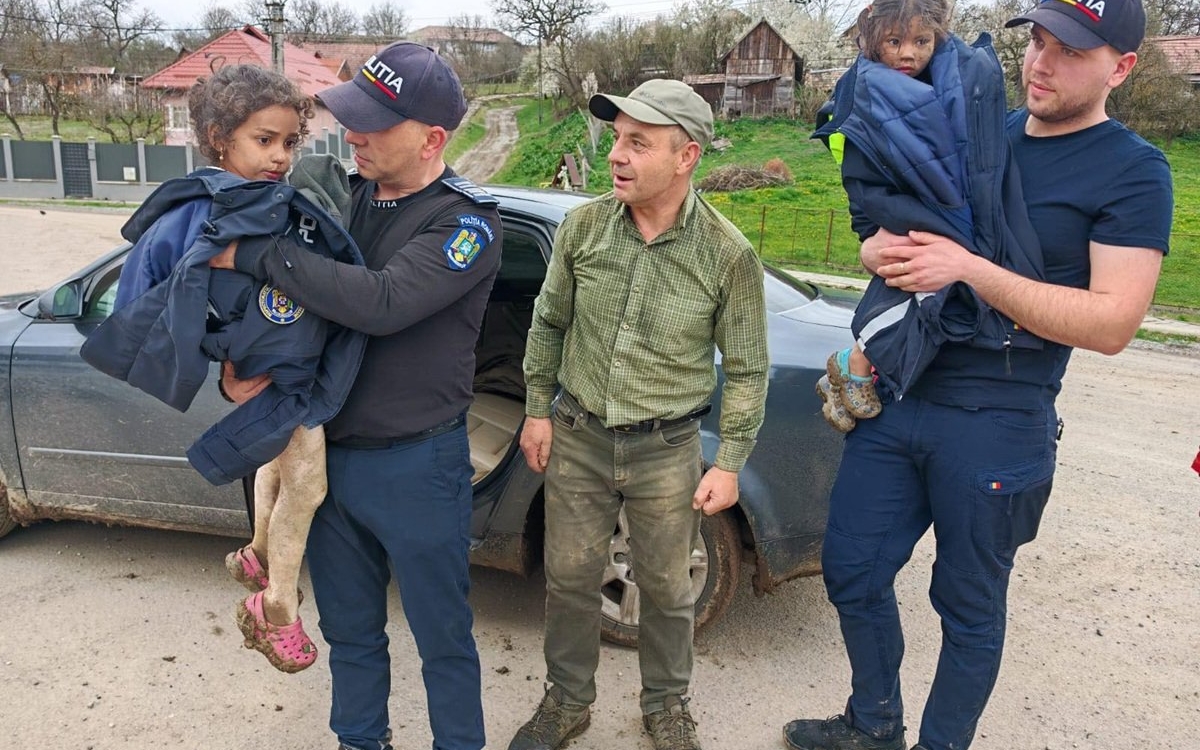 Rebeca și Melisa, fetițele de 4 și 5 ani din Mureș, au fost găsite în viață. Cine este bărbatul care le-a găsit la marginea unei păduri