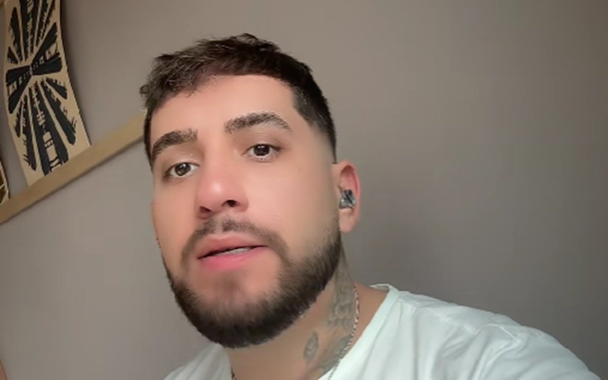 Fulgy a fost reținut de polițiști și dus de urgență la Spitalul Obregia. Fiul Vioricăi și al lui Ioniță de la Clejani a amenințat că se aruncă de la etaj