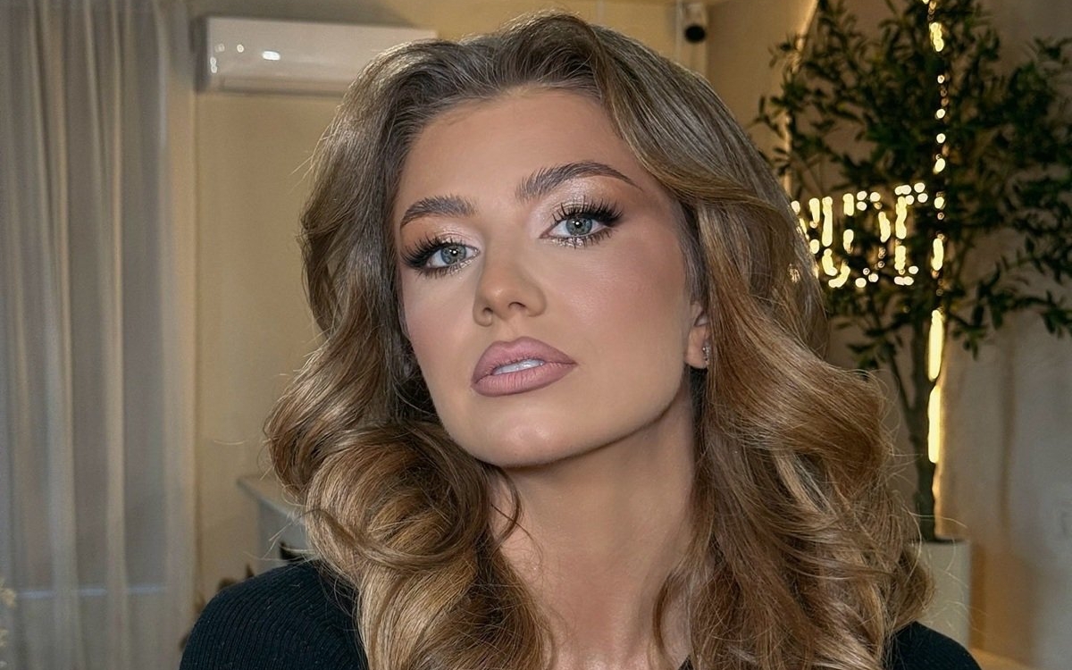 Codruța Filip, prima reacție după ce Valentin Sanfira ar fi apărut în vacanță alături de o altă femeie. „De ce lumea se desparte"