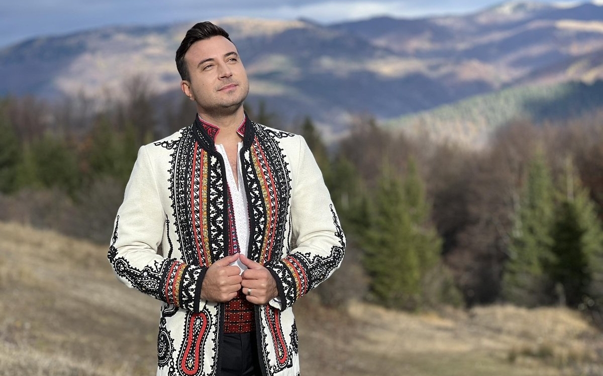 Necazurile se țin scai de Valentin Sanfira. A ajuns victima escrocheriilor în online în plin scandal de divorț