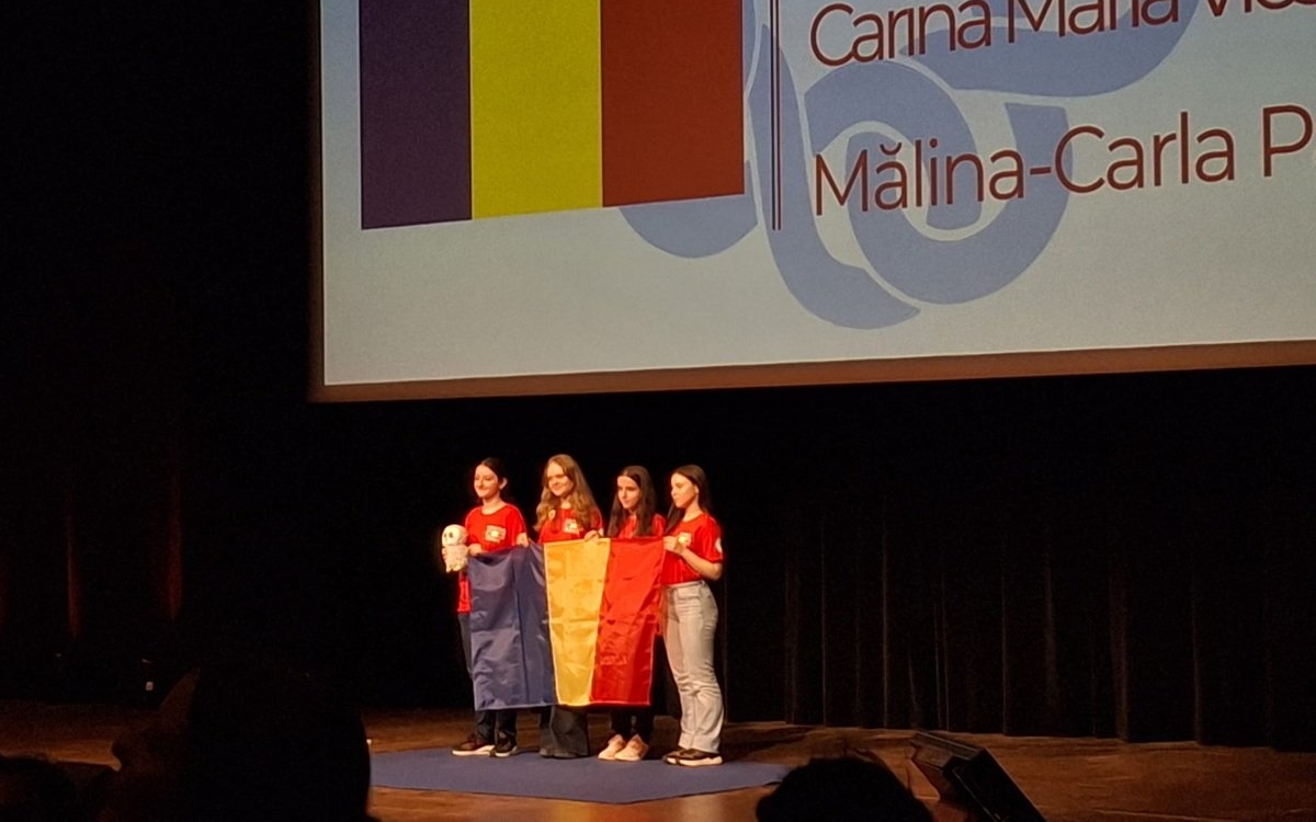 Elevele românce au adus aurul acasă! Au câștigat locul 1 la Olimpiada Europeană de Matematică pentru Fete 2026