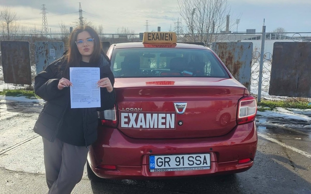 Erika, o tânără de 18 ani din Girgiu a murit într-un cumplit accident. Prietena ei a pierdut controlul volanului și destinul i-a fost curmat