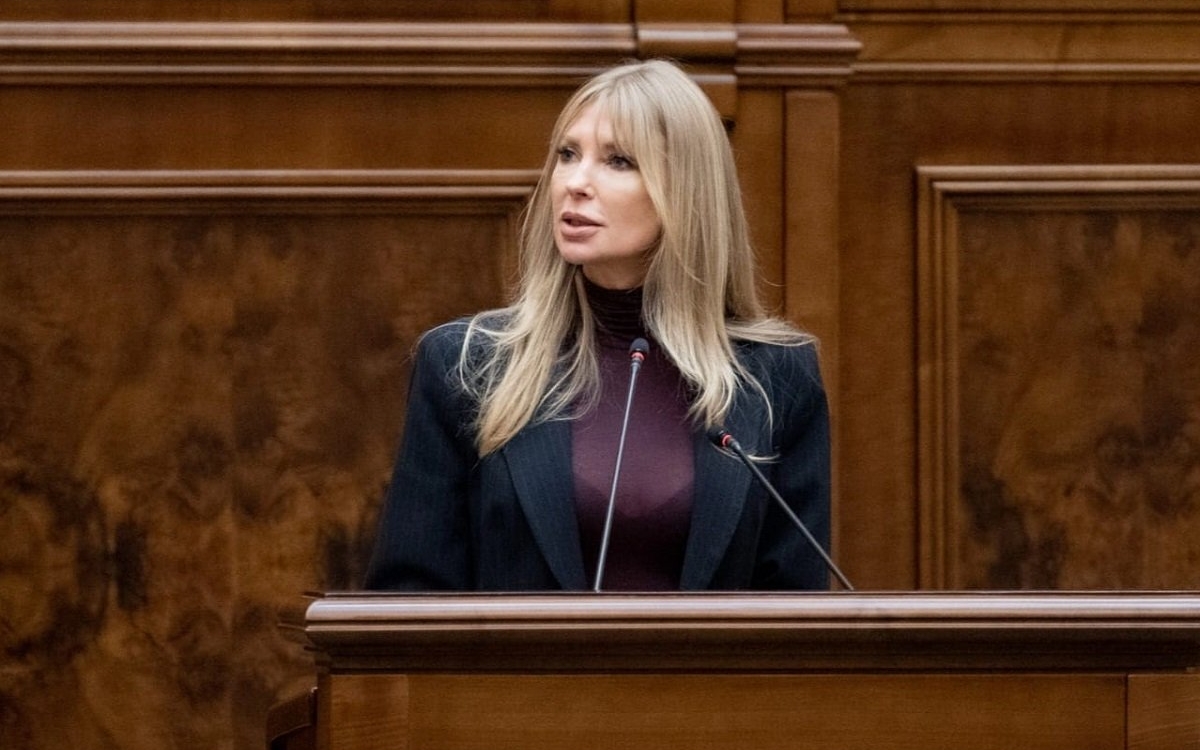 Victoria Stoiciu a demisionat din partidul PSD după ce a refuzat să semneze moțiunea de cenzură. „Este nevoie de un cordon sanitar absolut care să mențină forțele extremiste în izolare politică”