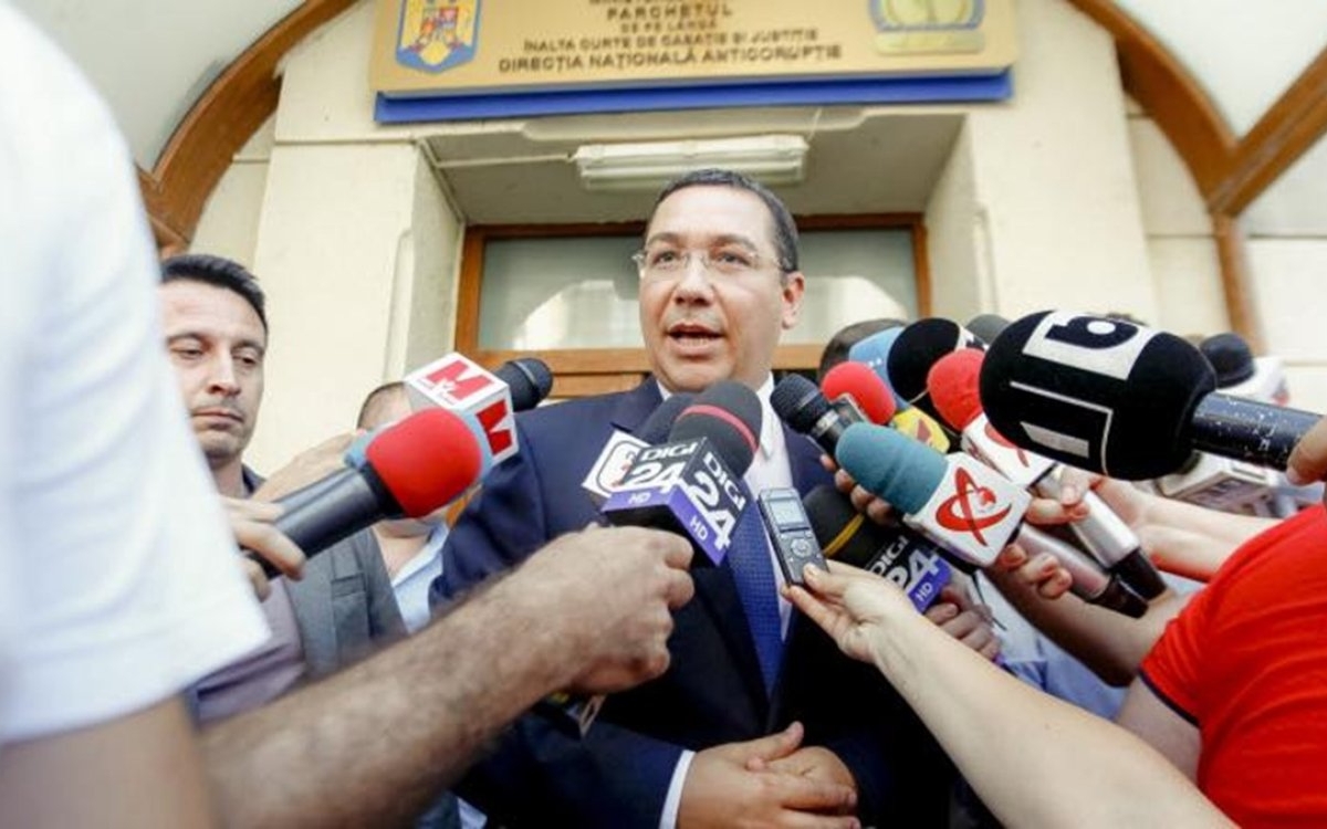 Victor Ponta, mesaj tranșant cu privire la criza politică din România. „Premierul României a fost luat ostatic de gruparea „teroristă” cu numele de USR"