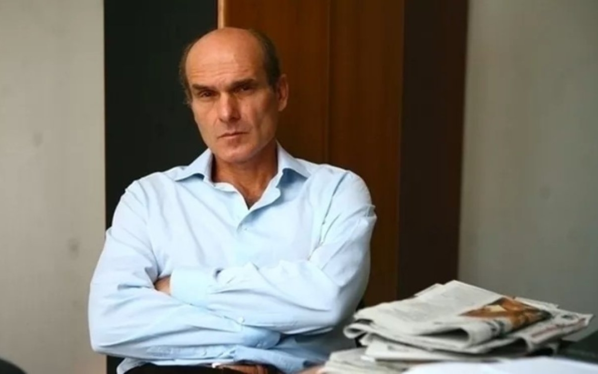 Cristian Tudor Popescu susține că moțiunea de cenzură PSD-AUR este o încercare de a scoate România din UE. „Lovitura de stat PSD-AUR nu este îndreptată doar împotriva lui Bolojan"