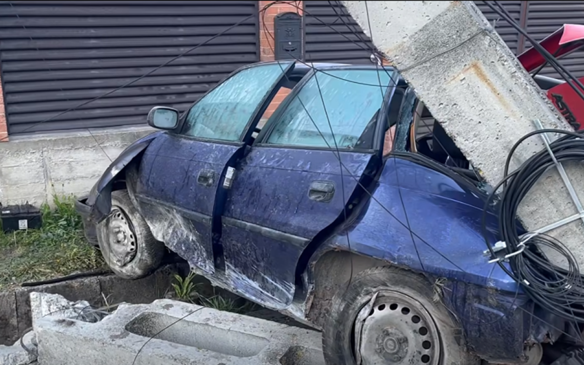 Ionuț, un tânăr de 33 de ani din Câmpulung a murit după ce mașina condusă de un prieten s-a izbit de un stâlp. O fetiță a rămas fără tată