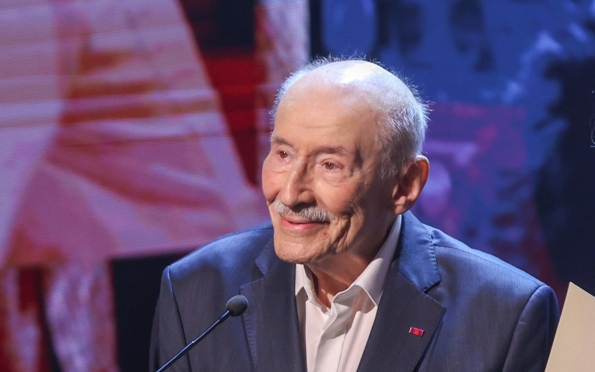 Victor Rebengiuc, apariție de senzație la 93 de ani pe scena Teatrului Odeon. A primit Omagiul UNITER pentru o carieră strălucită și longevivă