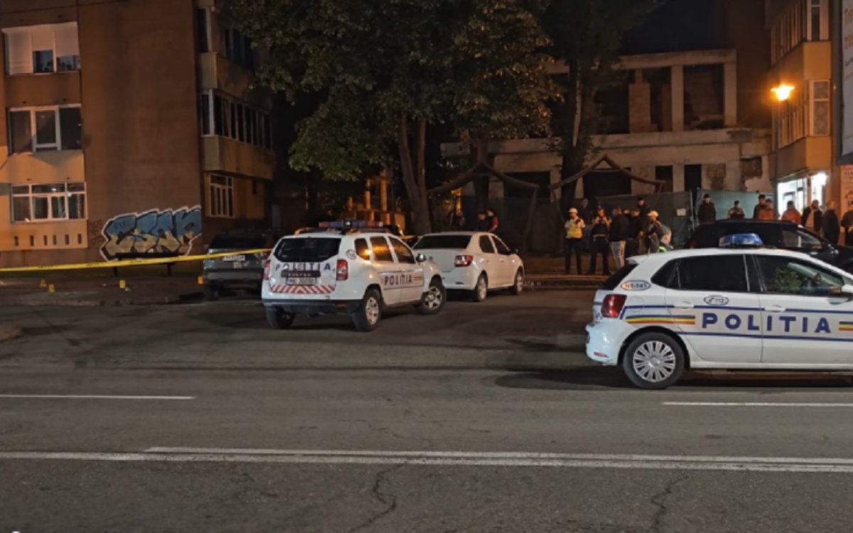 Caz șocant la Piatra Neamț. Un tânăr și-a ucis propriul tată cu câteva lovituri de cuțit. Incidentul s-a petrecut sub ochii soției răposatului