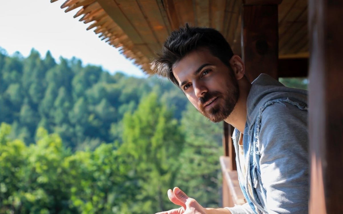 Imaginile momentului cu Tuncay Ozturk, fostul soț al Andreei Marin. A fost surprins alături de fiica și partenera lui, ținute departe de ochii presei până acum