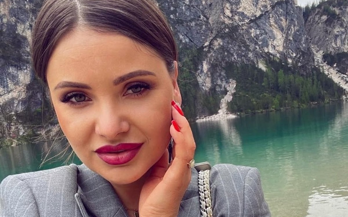 Diana, o femeie de 36 de ani a murit într-un spital din Italia. Un băiețel de 12 ani a rămas orfan și familia cere explicații medicilor