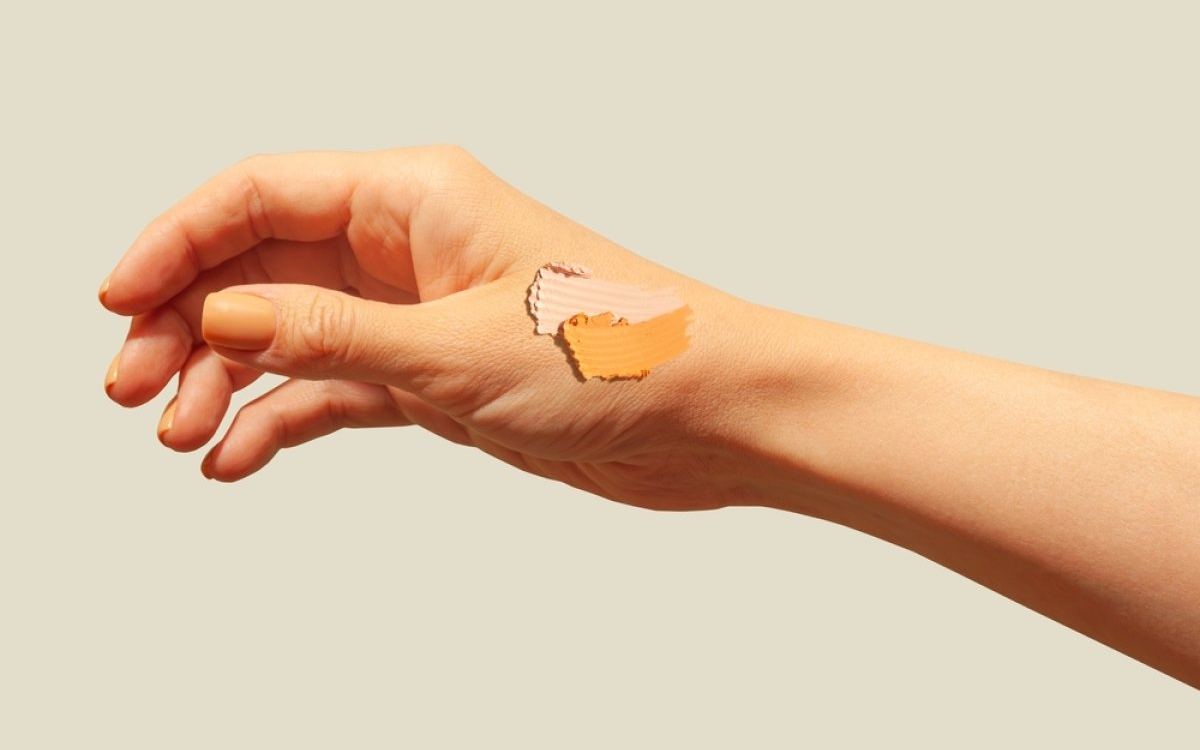 Cum alegi între BB cream și fond de ten în rutina zilnică