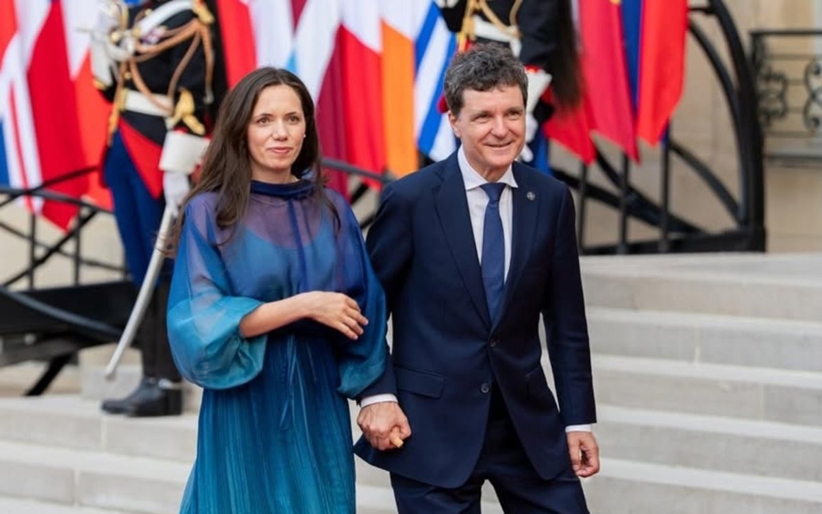 Imagini rare cu Mirabela Grădinaru și Nicușor Dan la Palatul Élysée, la dineul susținut de președintele Emmanuel Macron