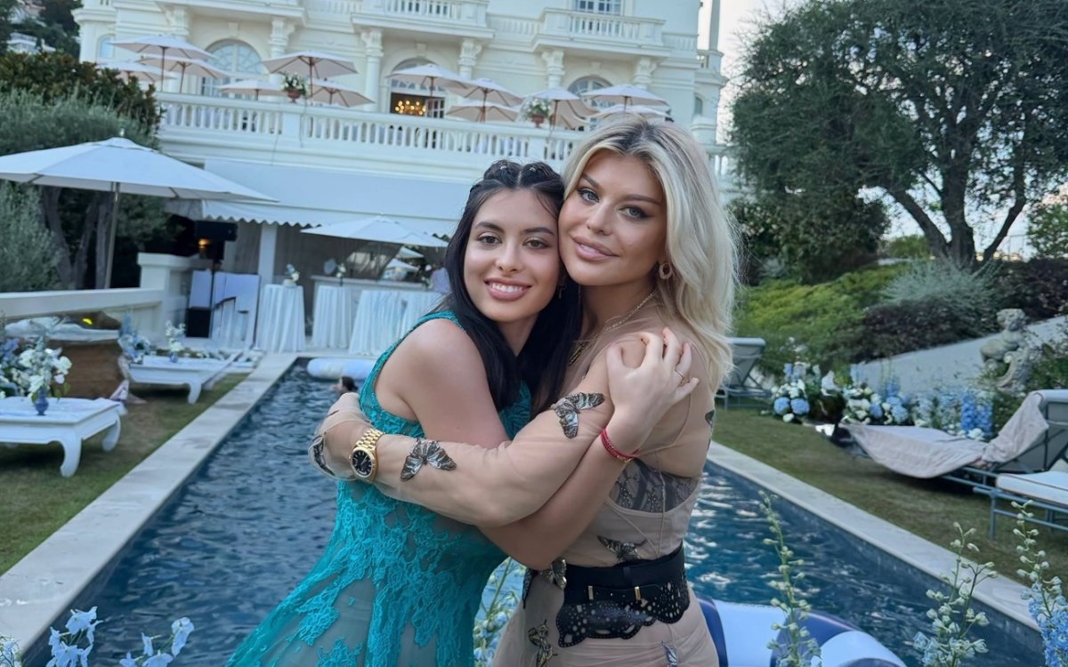 Loredana Groza, cea mai mândră mamă. Ce imagini rare cu fiica ei a publicat din cufărul cu amintiri