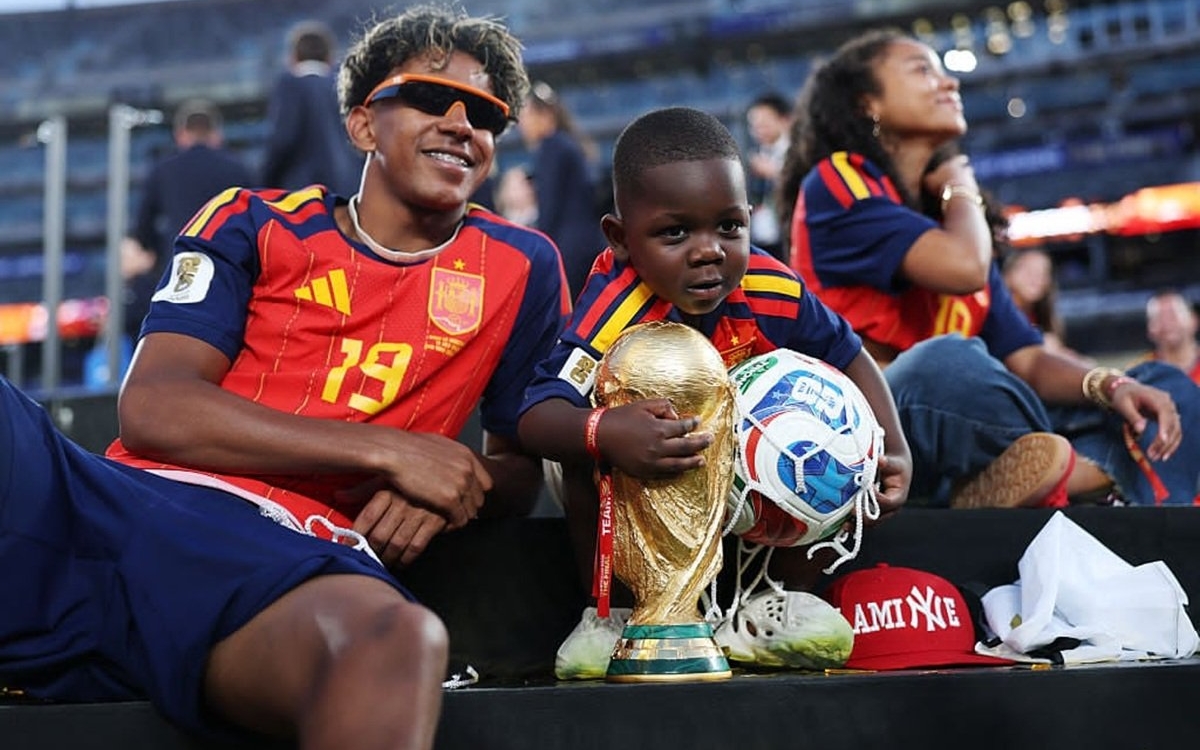 Fratele lui Lamine Yamal a cucerit tot internetul la finala Campionatului Mondial 2026. Ce relație are starul naționalei Spaniei cu Keyne