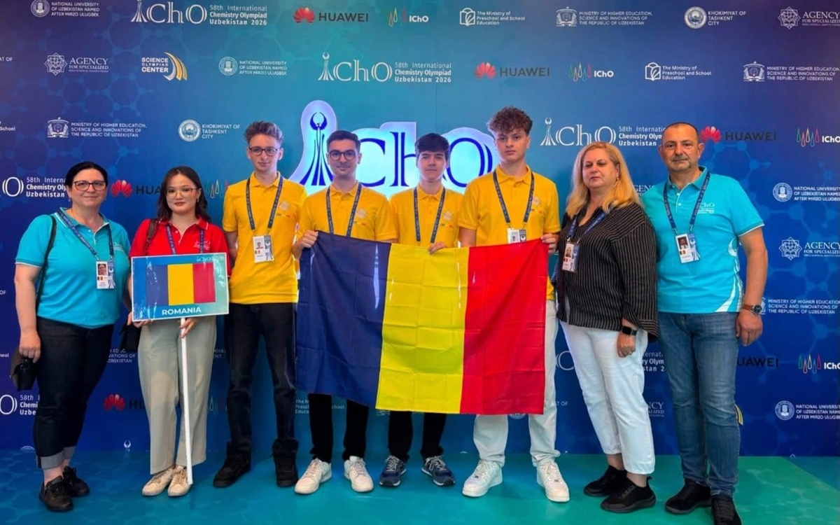 Ei sunt mândria României! Copiii români au adus casă o medalie de aur, două de argint și una de bronz la Olimpiada Internațională de Chimie din Republica Uzbekistan