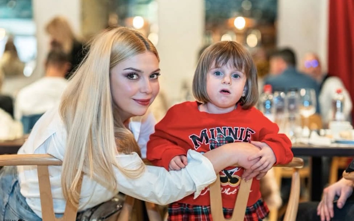 Crina Matei, copleșită de emoție la aniversarea fiicei sale adoptive. Charlotte a împlinit 4 ani