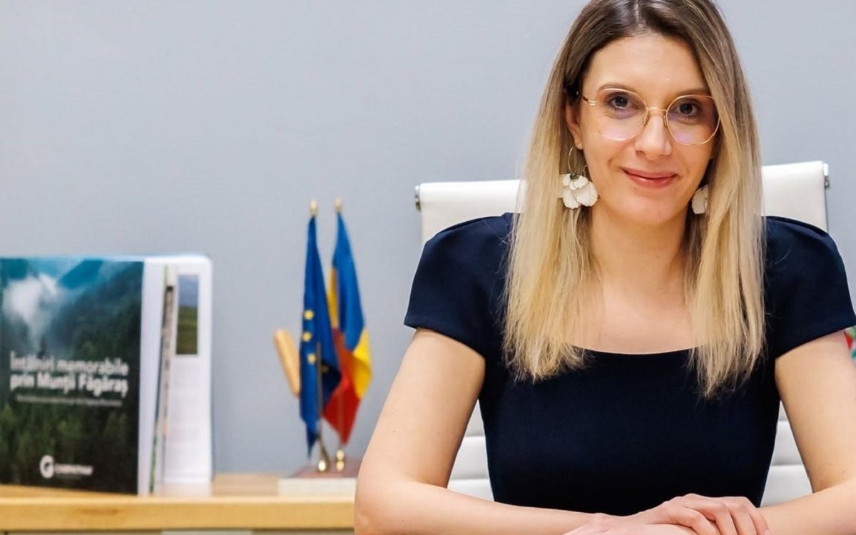 Cine este bărbatul misterios din viața Dianei Buzoianu. Ministrul Mediului are un iubit secret din perioada studenției