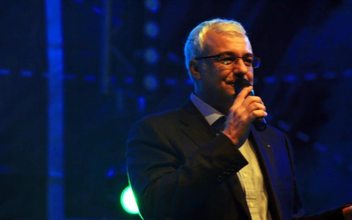 Cătălin Crișan s-a împăcat cu iubita sa, la doar o zi după ce a anunțat despărțirea: „M-am pripit…”.