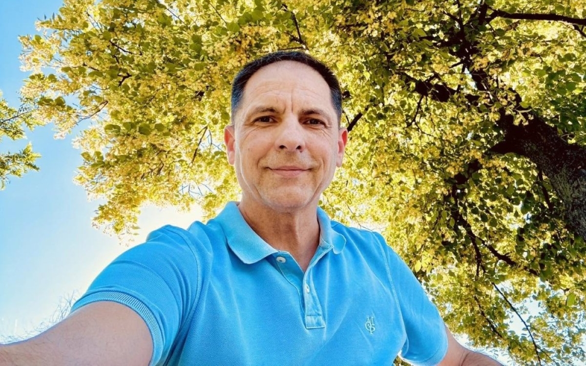 Dan Negru, atac dur la adresa Ministerului Educației după tăierea burselor sociale. „Copiii săraci să mănânce doar în timpul cursurilor”