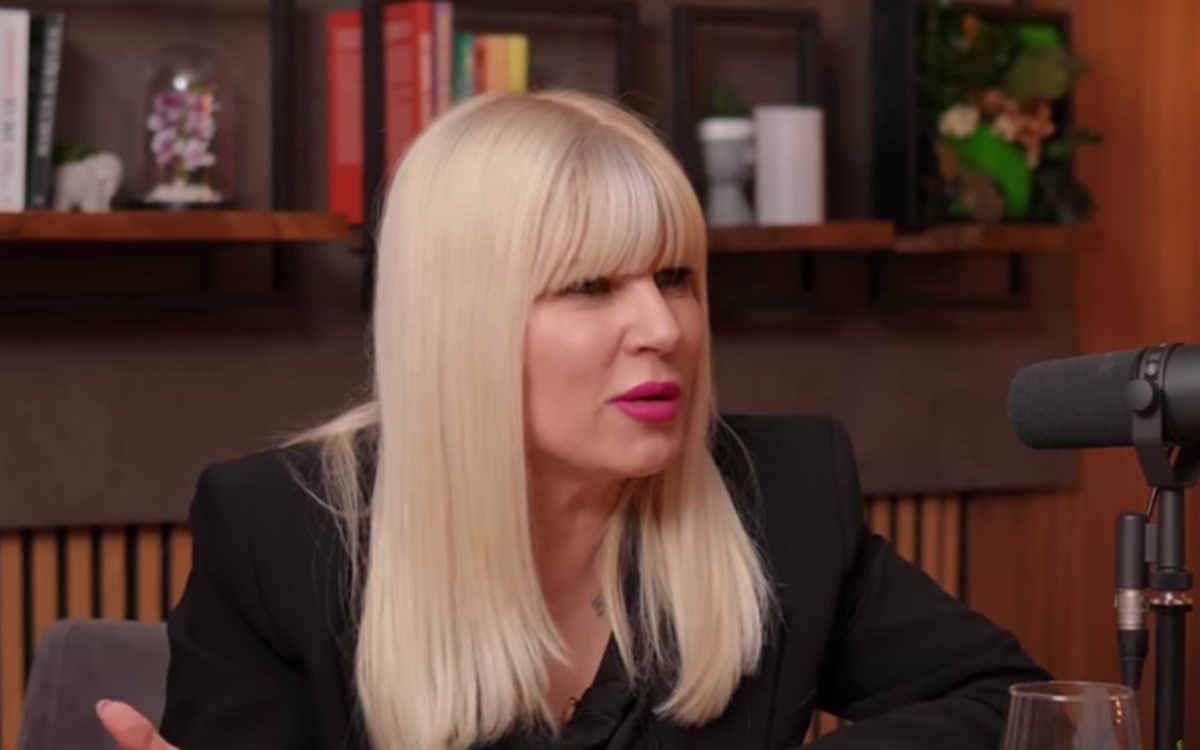 Elena Udrea, apariție de senzație în rolul de nașă, la un an de când a ieșit din închisoare. Ce rochie spectaculoasă a ales pentru marele eveniment