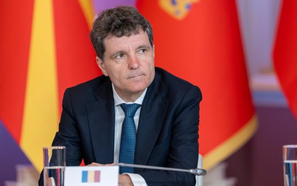 Care este numele real din buletin al lui Nicușor Dan. Puțini știu cum îl cheamă, de fapt, pe președintele României
